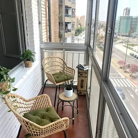 Acogedor A 5 Min Del Ave Apartamento