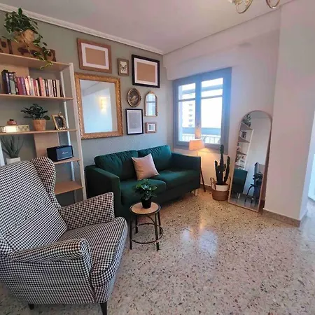 Acogedor A 5 Min Del Ave Appartement