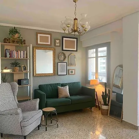 Acogedor A 5 Min Del Ave Apartamento