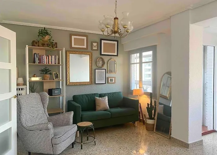 Acogedor A 5 Min Del Ave 아파트